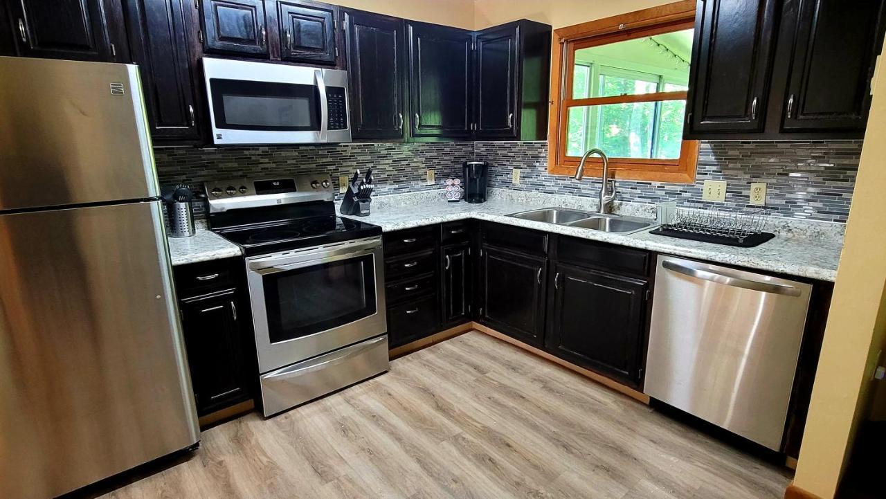 The Pocono'S Retreat With A Gameroom, Firepit, And Lake Bushkill Extérieur photo