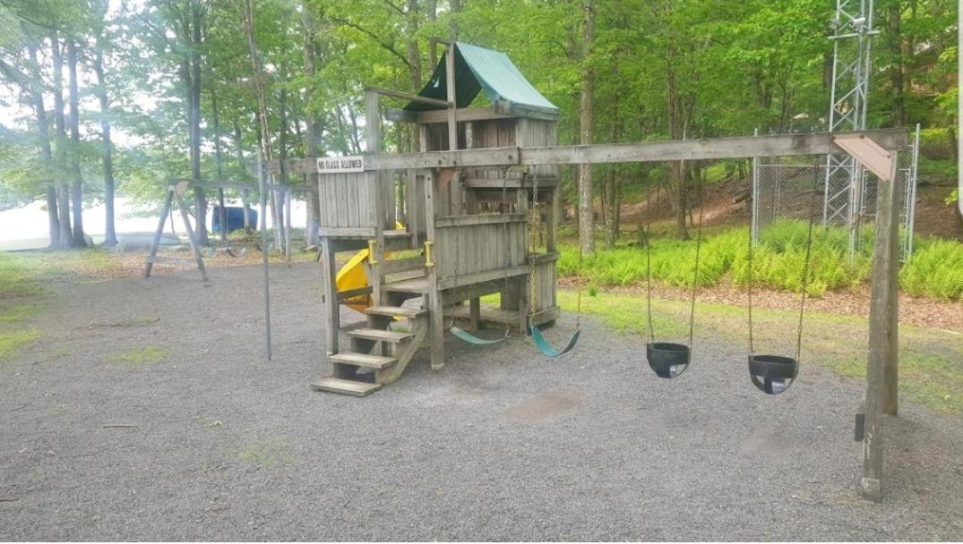 The Pocono'S Retreat With A Gameroom, Firepit, And Lake Bushkill Extérieur photo